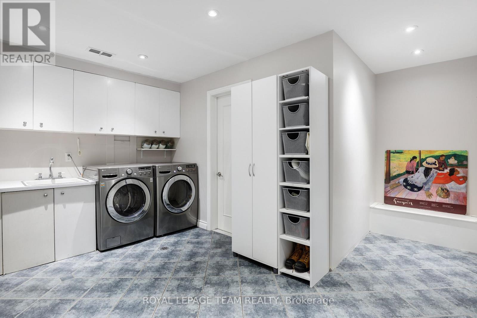 Photo 13 of 1939 Wembley Avenue, Ottawa ON