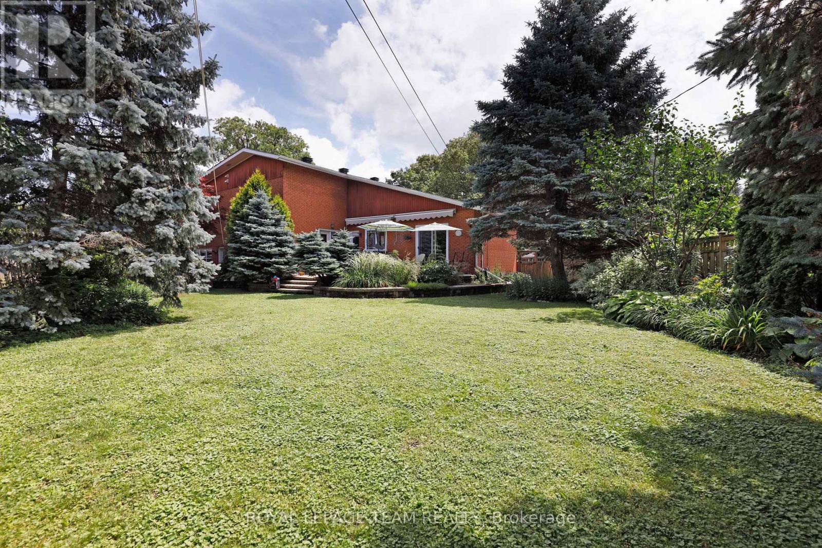 Photo 24 of 1939 Wembley Avenue, Ottawa ON
