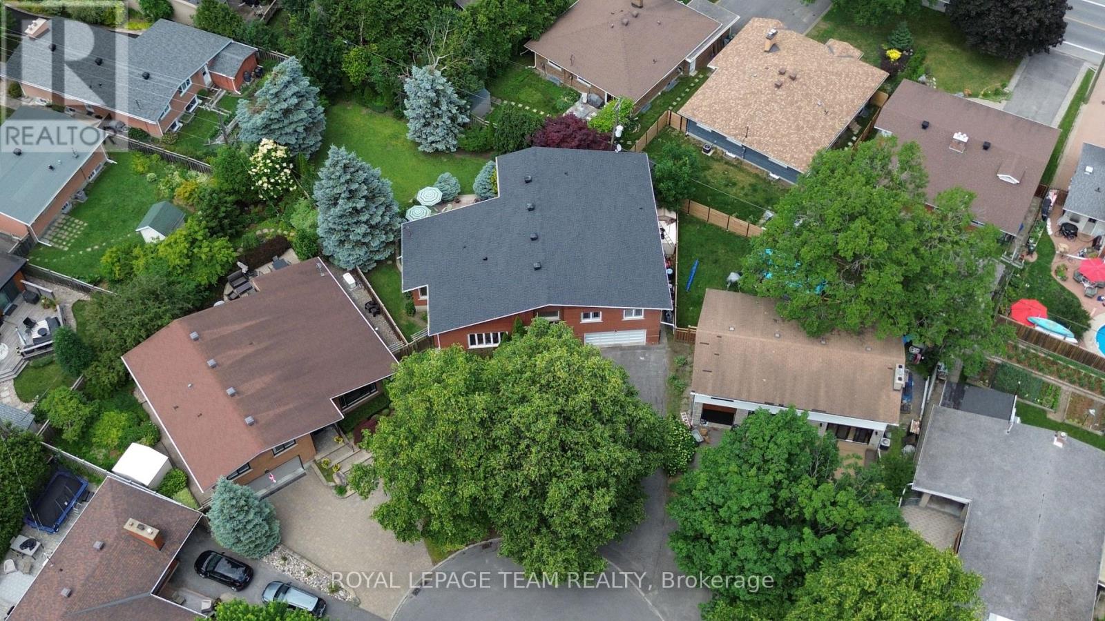 Photo 4 of 1939 Wembley Avenue, Ottawa ON
