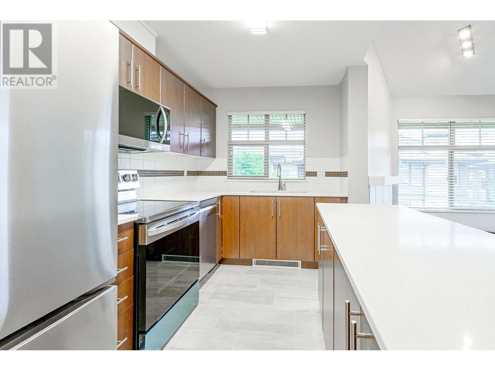 Photo 8 of 423 12238 224 Street, Maple Ridge BC