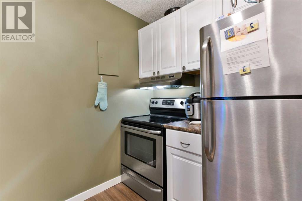 Single Family House for Sale in   Dalton Drive NW Dalhousie Calgary 