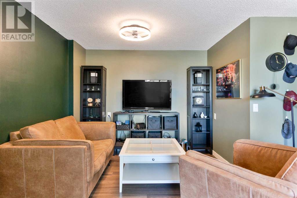 Single Family House for Sale in   Dalton Drive NW Dalhousie Calgary 