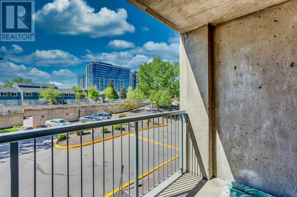 Single Family House for Sale in   Dalton Drive NW Dalhousie Calgary 