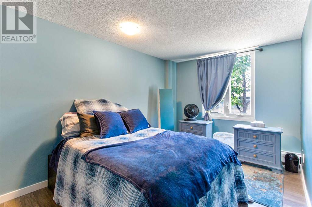 Single Family House for Sale in   Dalton Drive NW Dalhousie Calgary 