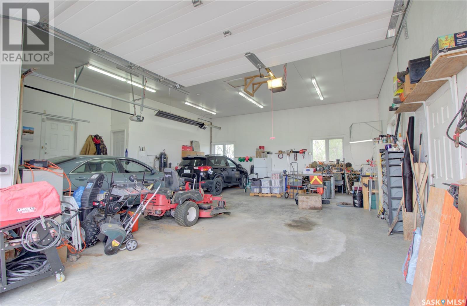 Photo 40 of 91 1st Street E, Coteau Rm No 255 SK