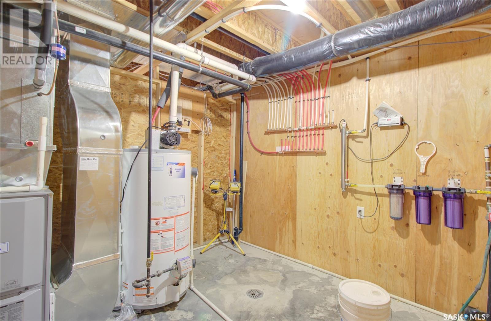 Photo 43 of 91 1st Street E, Coteau Rm No 255 SK