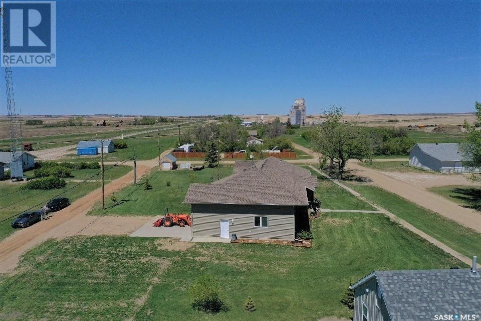 Photo 42 of 91 1st Street E, Coteau Rm No 255 SK