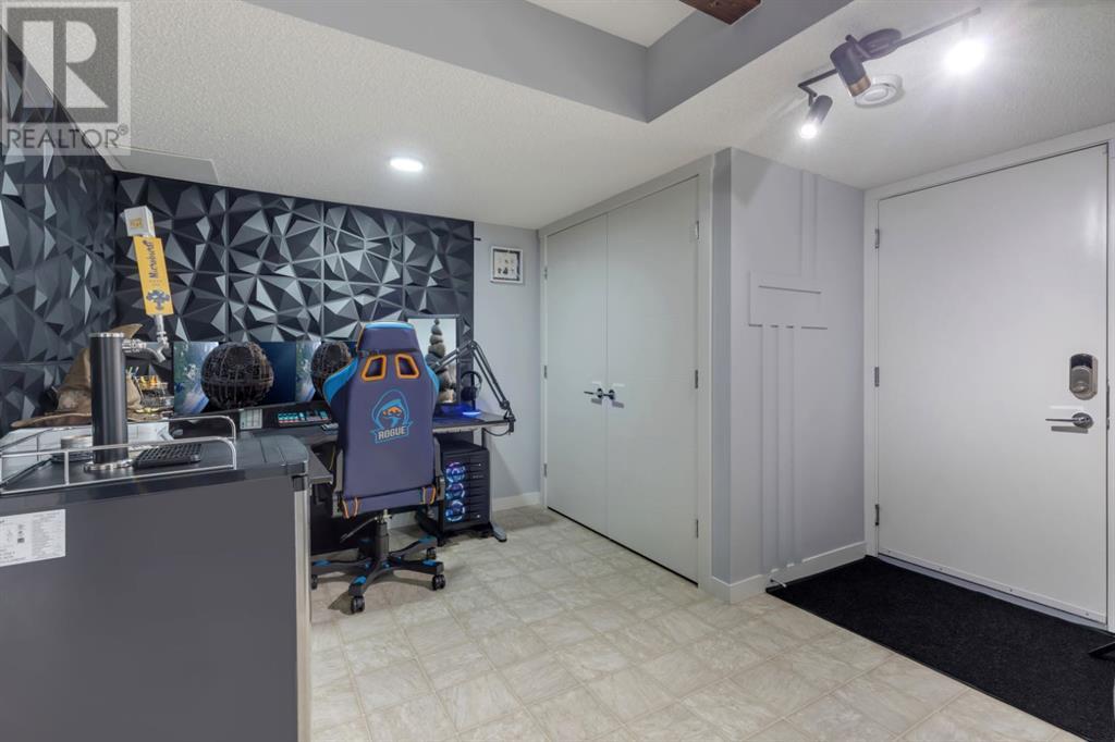 Single Family House for Sale in   Sherwood Square NW Sherwood Calgary 