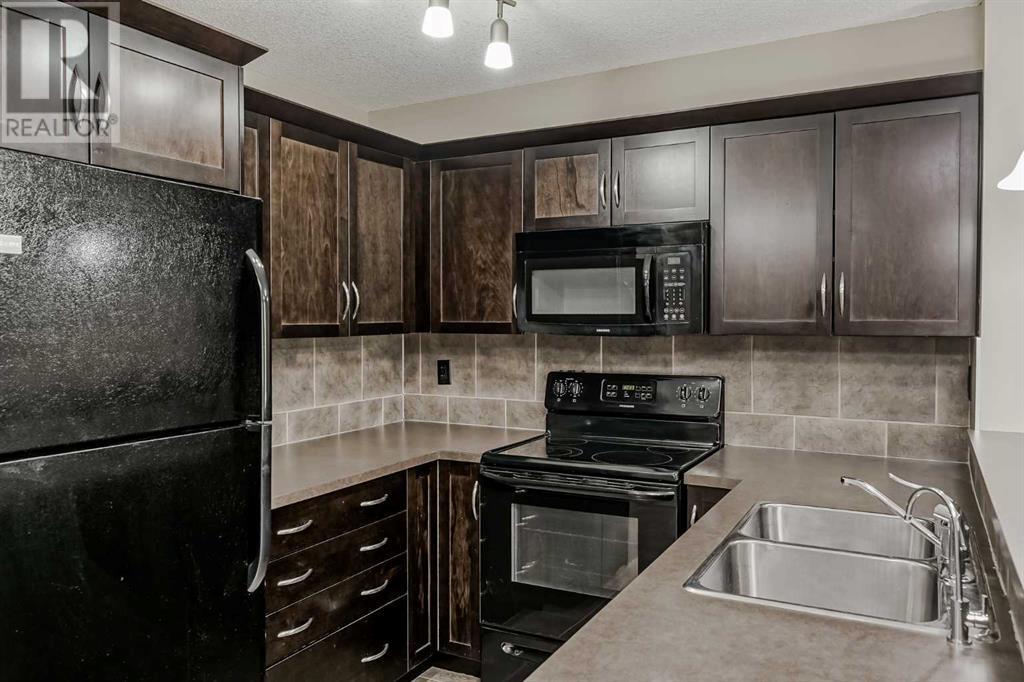 Single Family House for Sale in   Country Village Manor NE Country Hills Village Calgary 