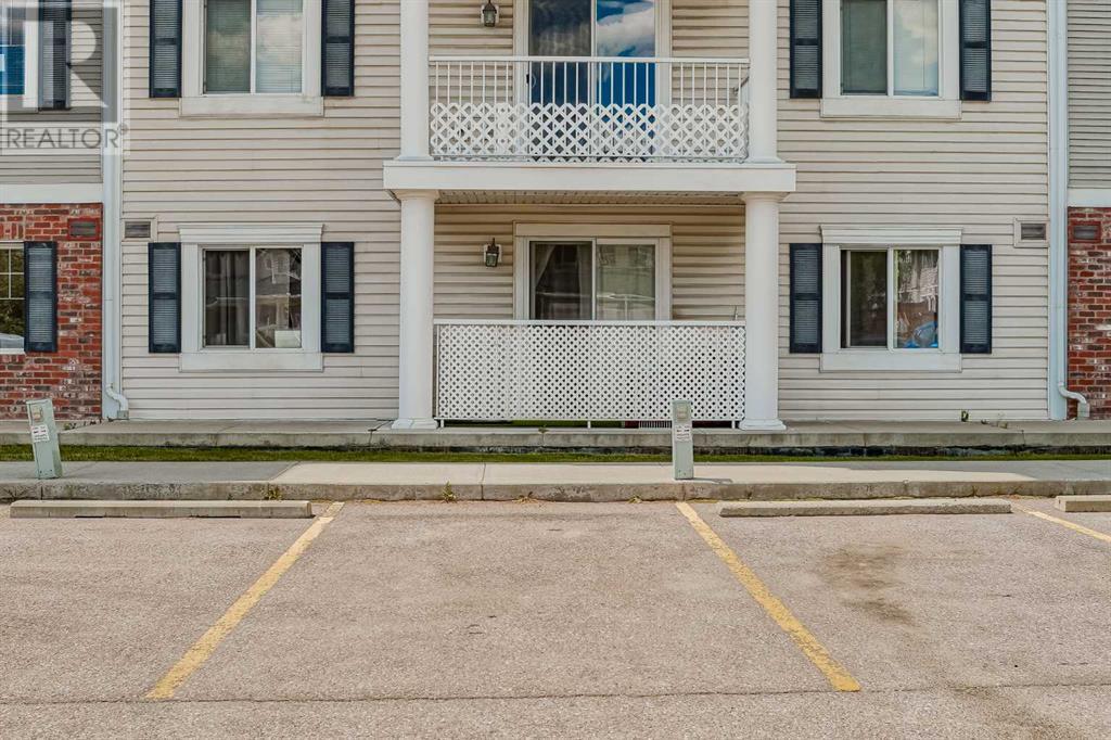 Single Family House for Sale in   Country Village Manor NE Country Hills Village Calgary 