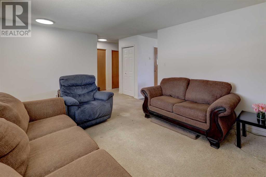 Single Family House Bungalow for Sale in  Huntchester Crescent NE Huntington Hills Calgary 