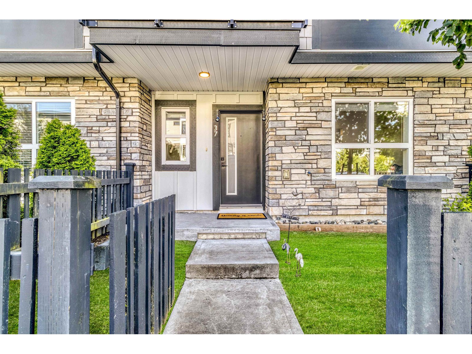 Photo 9 of 37 19255 Aloha Drive, Surrey BC
