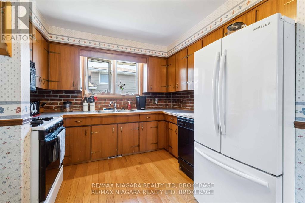 Photo 30 of 6579 Crawford Street, Niagara Falls ON