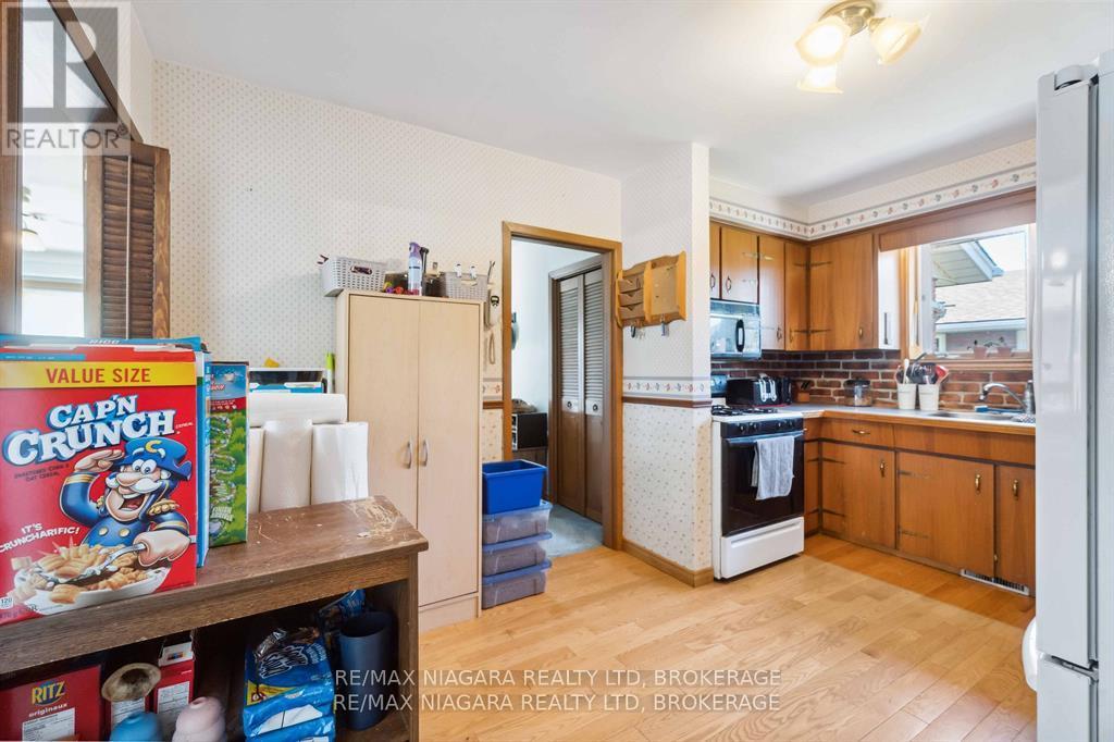 Photo 31 of 6579 Crawford Street, Niagara Falls ON