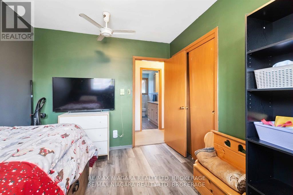 Photo 1 of 6579 Crawford Street, Niagara Falls ON
