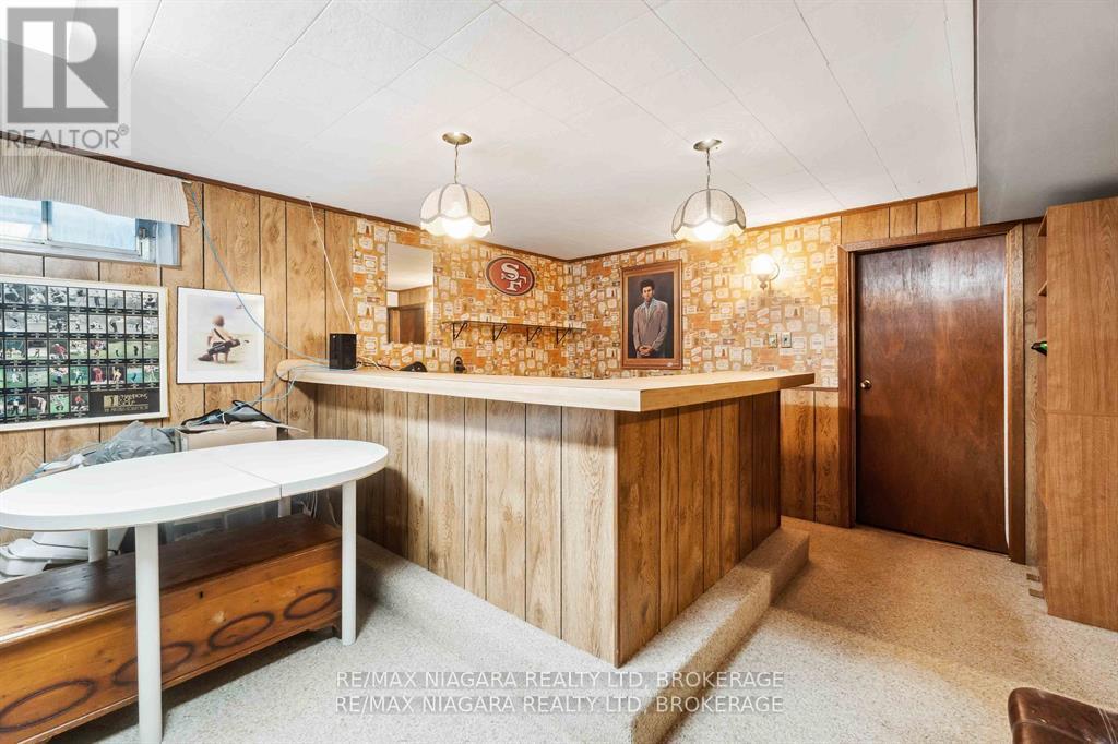 Photo 7 of 6579 Crawford Street, Niagara Falls ON