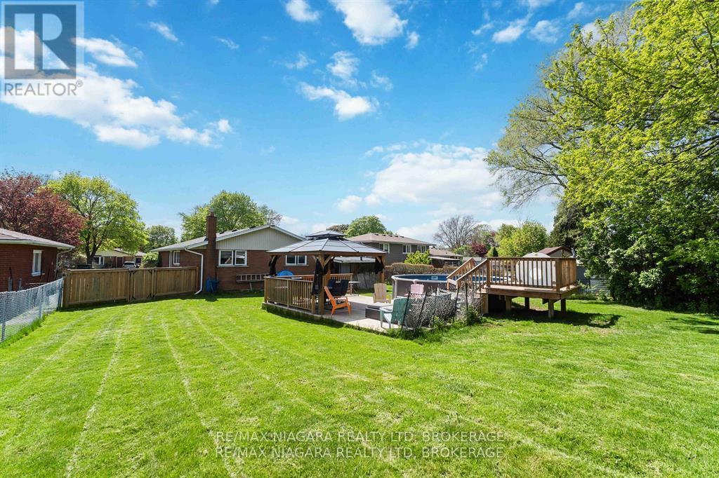 Photo 3 of 6579 Crawford Street, Niagara Falls ON