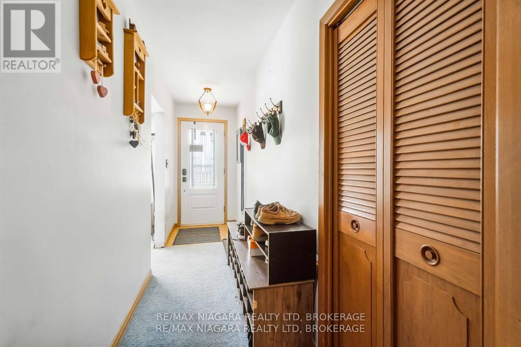 Photo 6 of 6579 Crawford Street, Niagara Falls ON