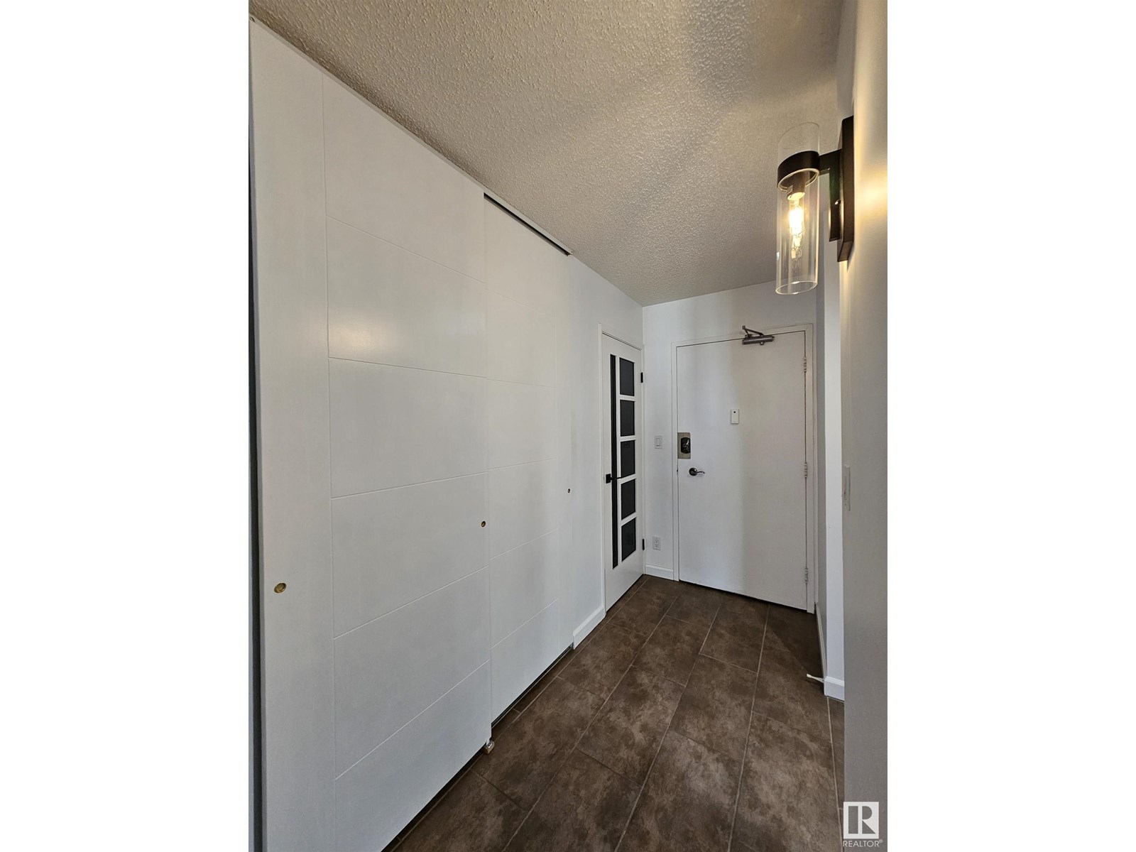 Photo 7 of 907 11307 99 Av Nw, Edmonton AB