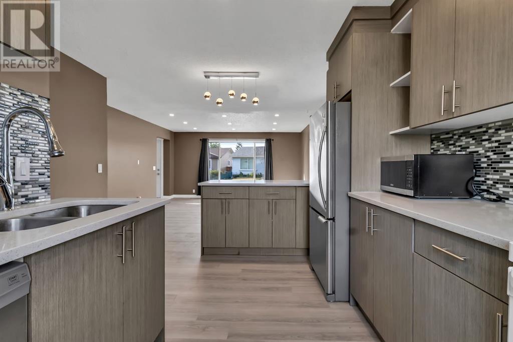 Single Family House Bungalow for Sale in  Castledale Way NE Castleridge Calgary 