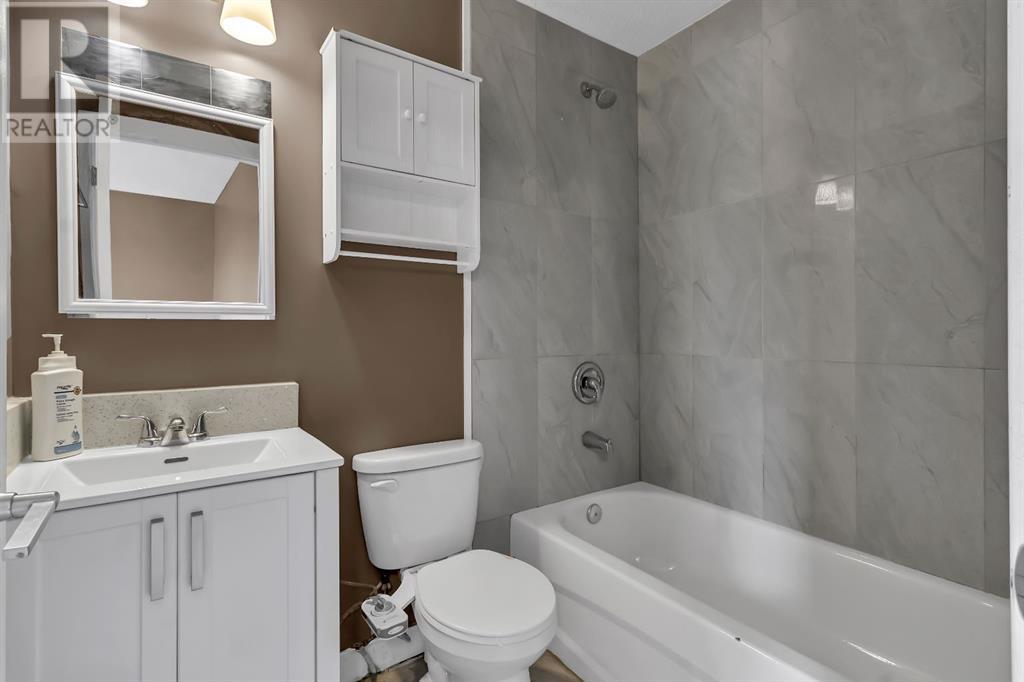 Single Family House Bungalow for Sale in  Castledale Way NE Castleridge Calgary 
