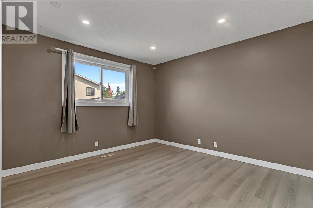 Single Family House Bungalow for Sale in  Castledale Way NE Castleridge Calgary 
