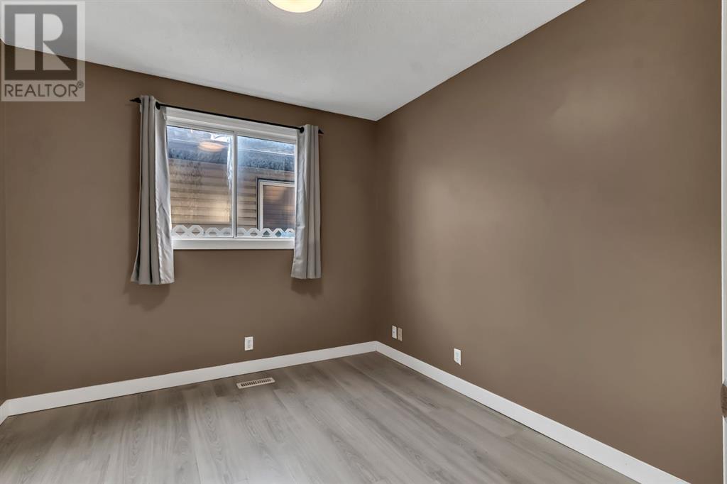 Single Family House Bungalow for Sale in  Castledale Way NE Castleridge Calgary 