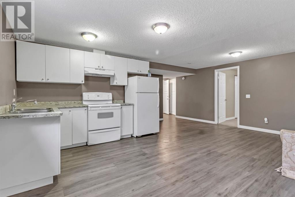 Single Family House Bungalow for Sale in  Castledale Way NE Castleridge Calgary 