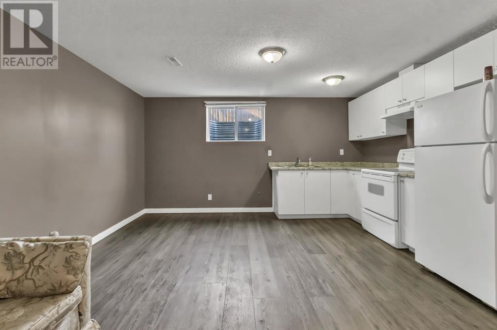 Single Family House Bungalow for Sale in  Castledale Way NE Castleridge Calgary 
