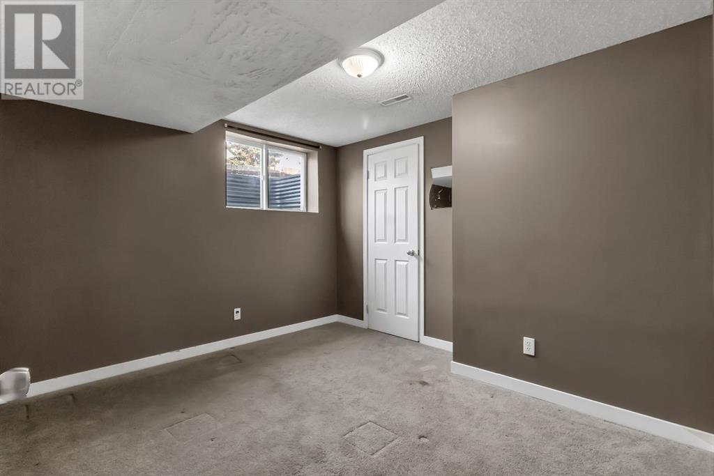 Single Family House Bungalow for Sale in  Castledale Way NE Castleridge Calgary 