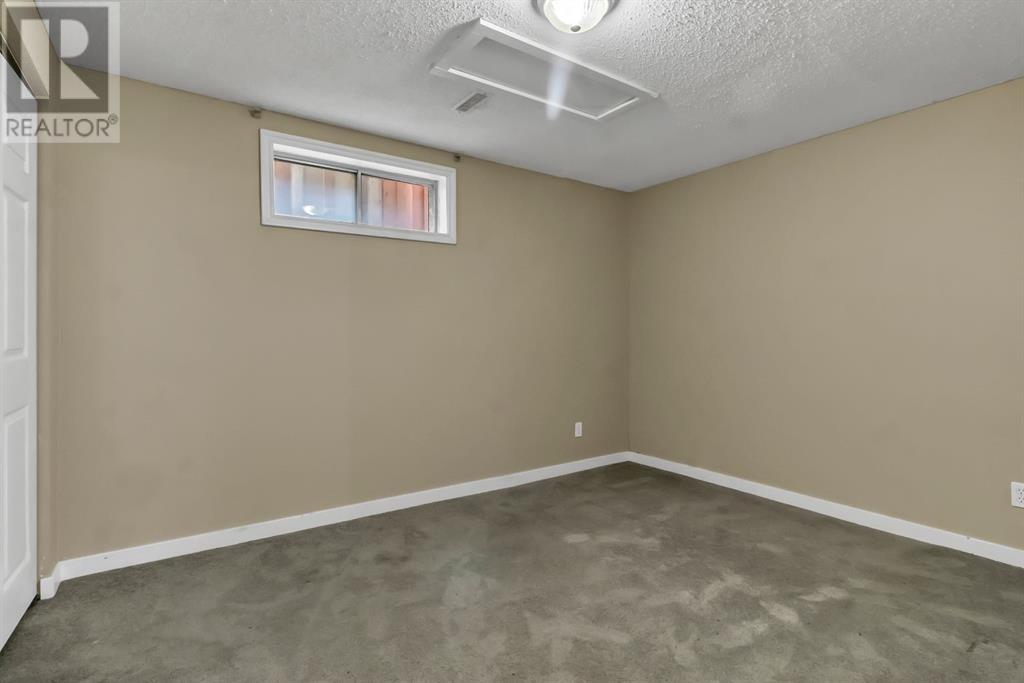 Single Family House Bungalow for Sale in  Castledale Way NE Castleridge Calgary 