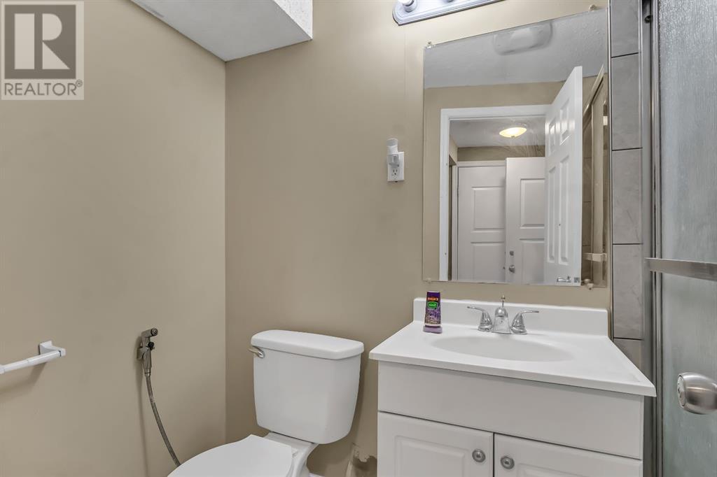 Single Family House Bungalow for Sale in  Castledale Way NE Castleridge Calgary 