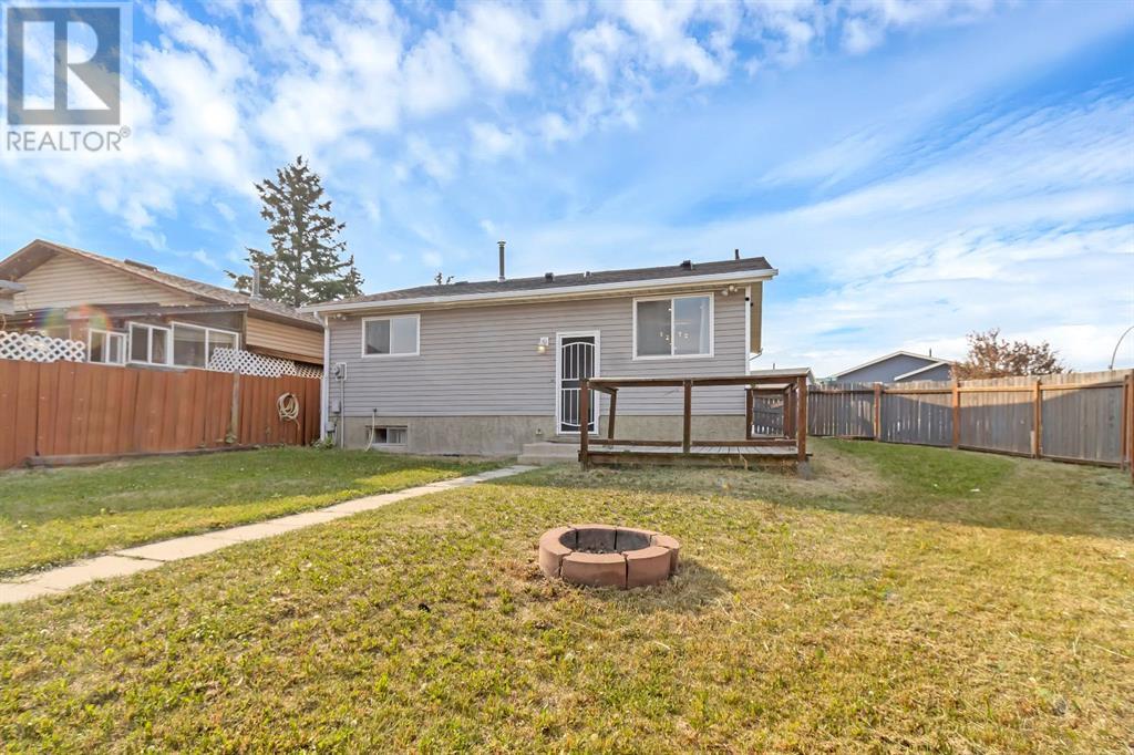 Single Family House Bungalow for Sale in  Castledale Way NE Castleridge Calgary 