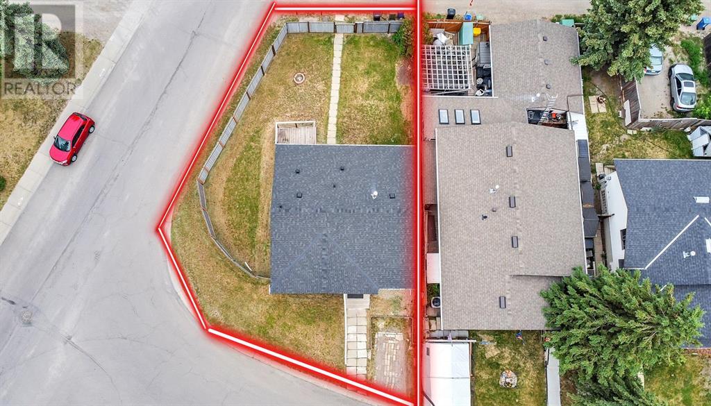 Single Family House Bungalow for Sale in  Castledale Way NE Castleridge Calgary 