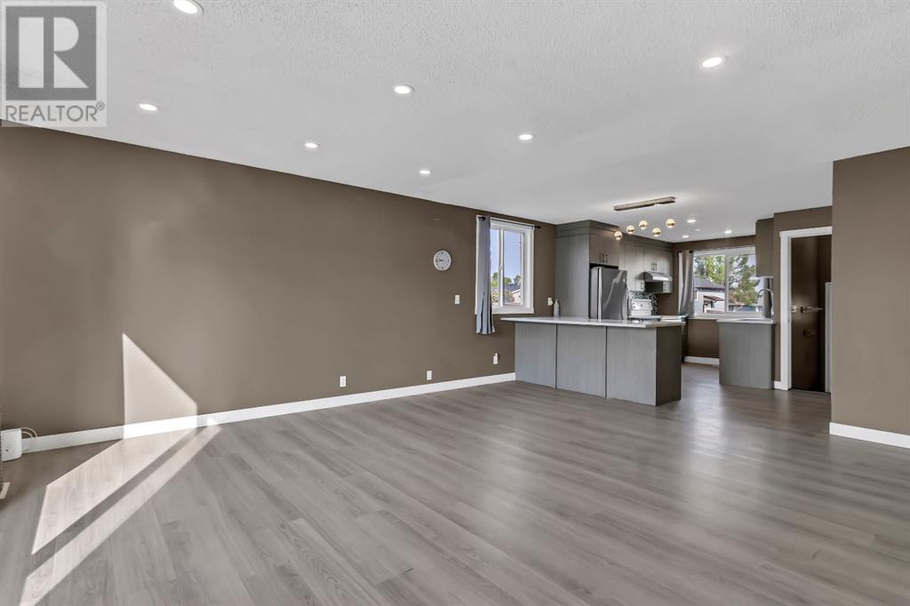 Single Family House Bungalow for Sale in  Castledale Way NE Castleridge Calgary 