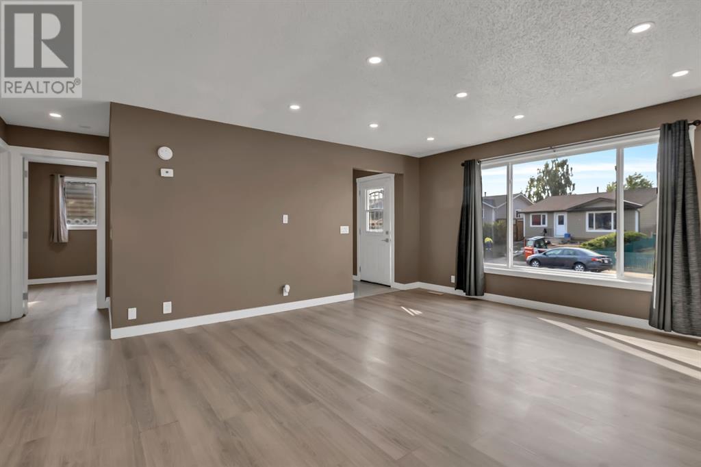Single Family House Bungalow for Sale in  Castledale Way NE Castleridge Calgary 