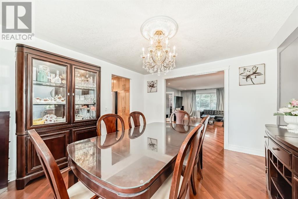 Single Family House for Sale in  Valhalla Crescent NW Varsity Calgary 