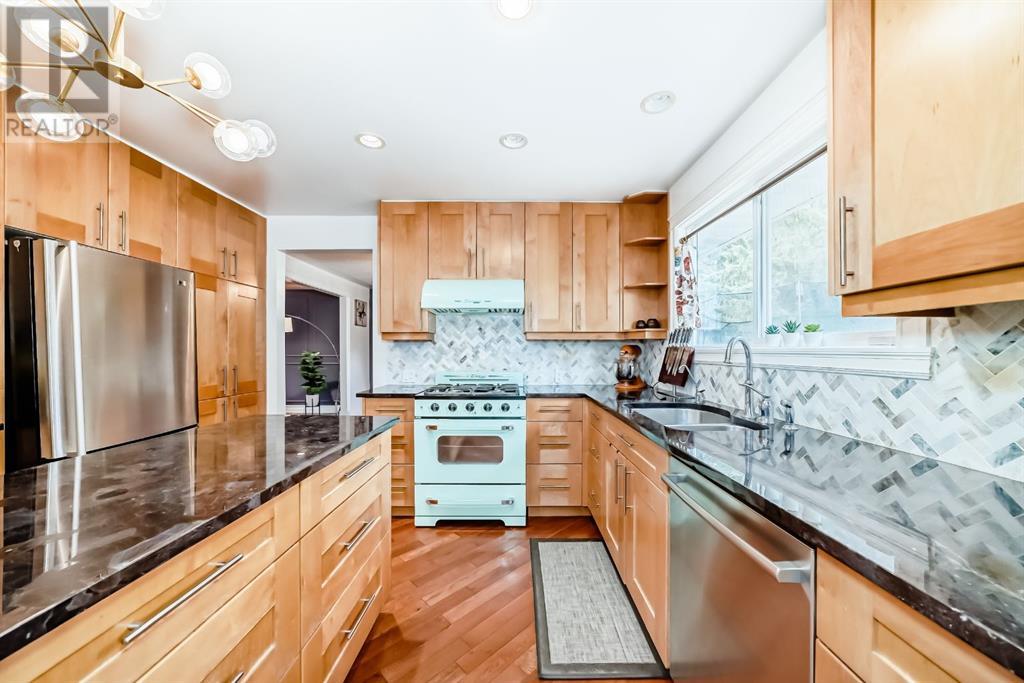 Single Family House for Sale in  Valhalla Crescent NW Varsity Calgary 