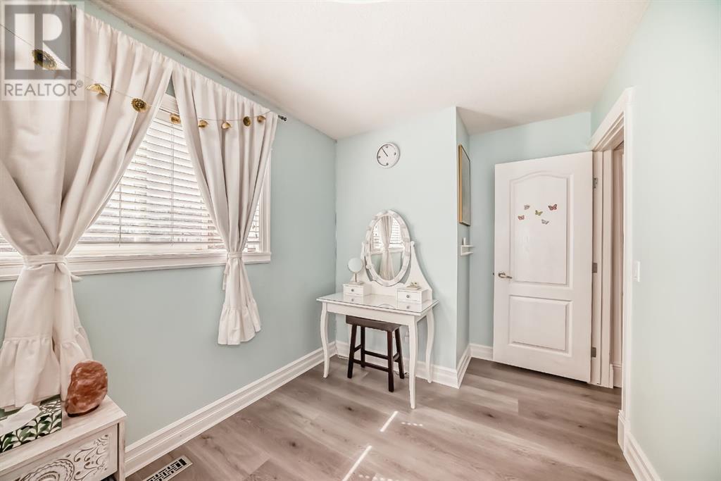 Single Family House for Sale in  Valhalla Crescent NW Varsity Calgary 