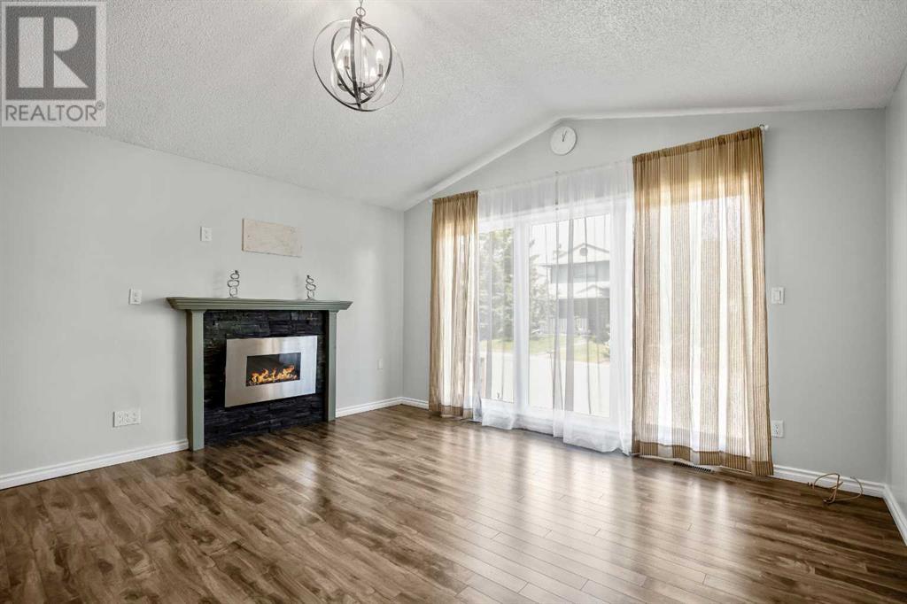 Single Family House for Sale in  Woodglen Crescent SW Woodbine Calgary 