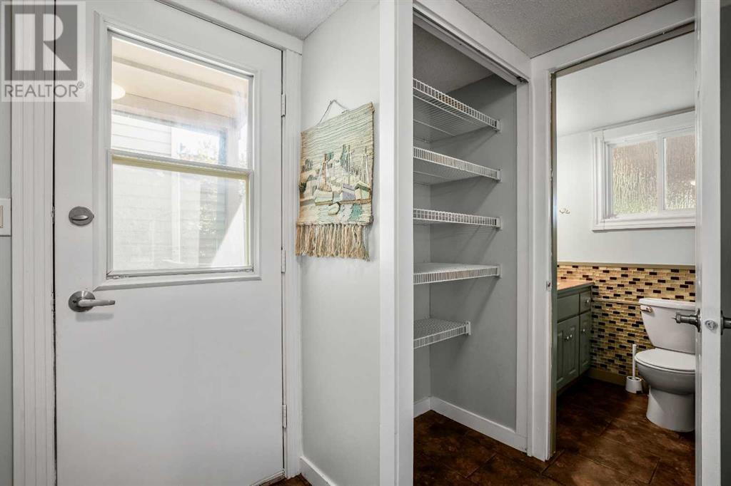 Single Family House for Sale in  Woodglen Crescent SW Woodbine Calgary 