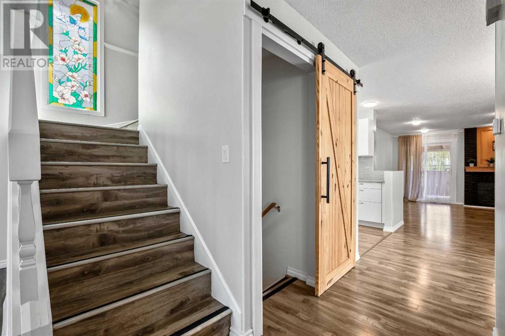 Single Family House for Sale in  Woodglen Crescent SW Woodbine Calgary 