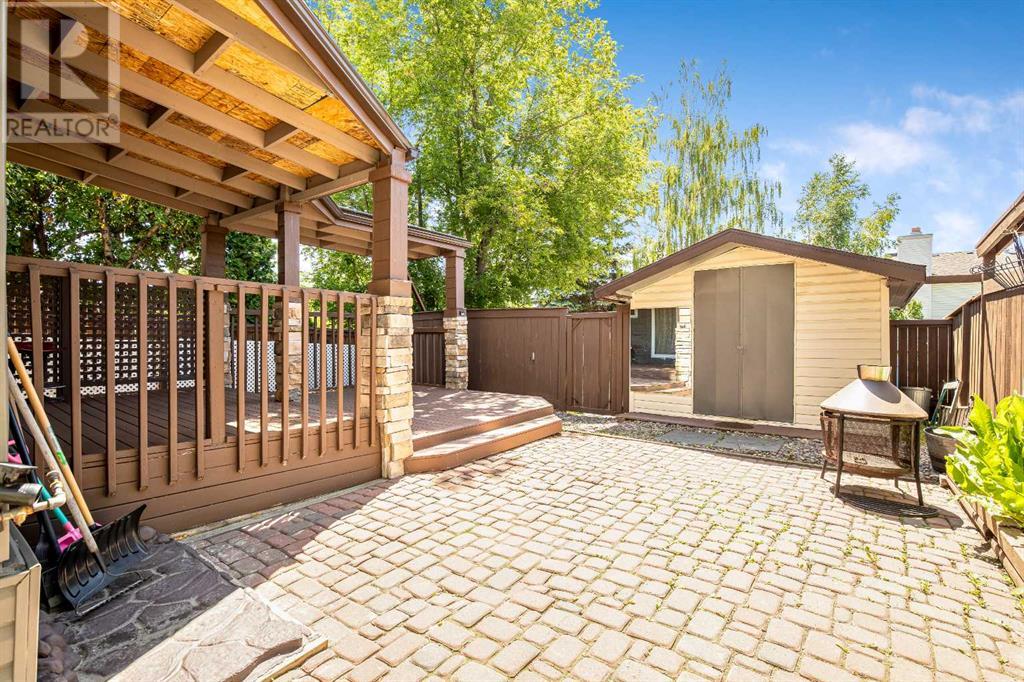 Single Family House for Sale in  Woodglen Crescent SW Woodbine Calgary 