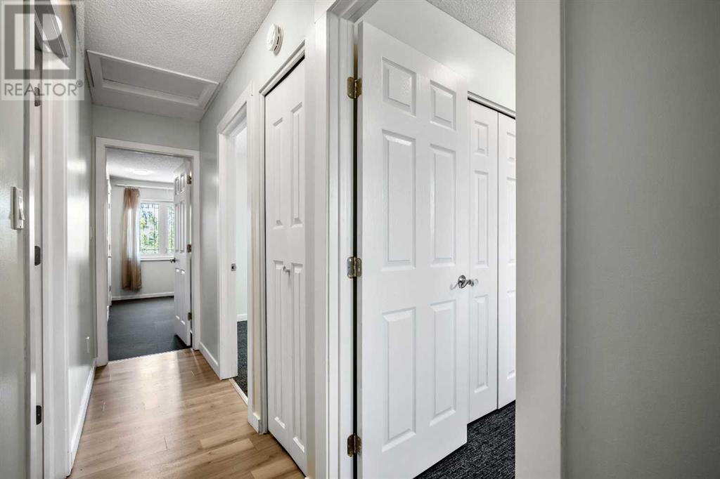 Single Family House for Sale in  Woodglen Crescent SW Woodbine Calgary 