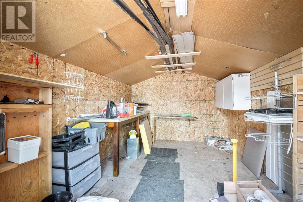 Single Family House for Sale in  Woodglen Crescent SW Woodbine Calgary 