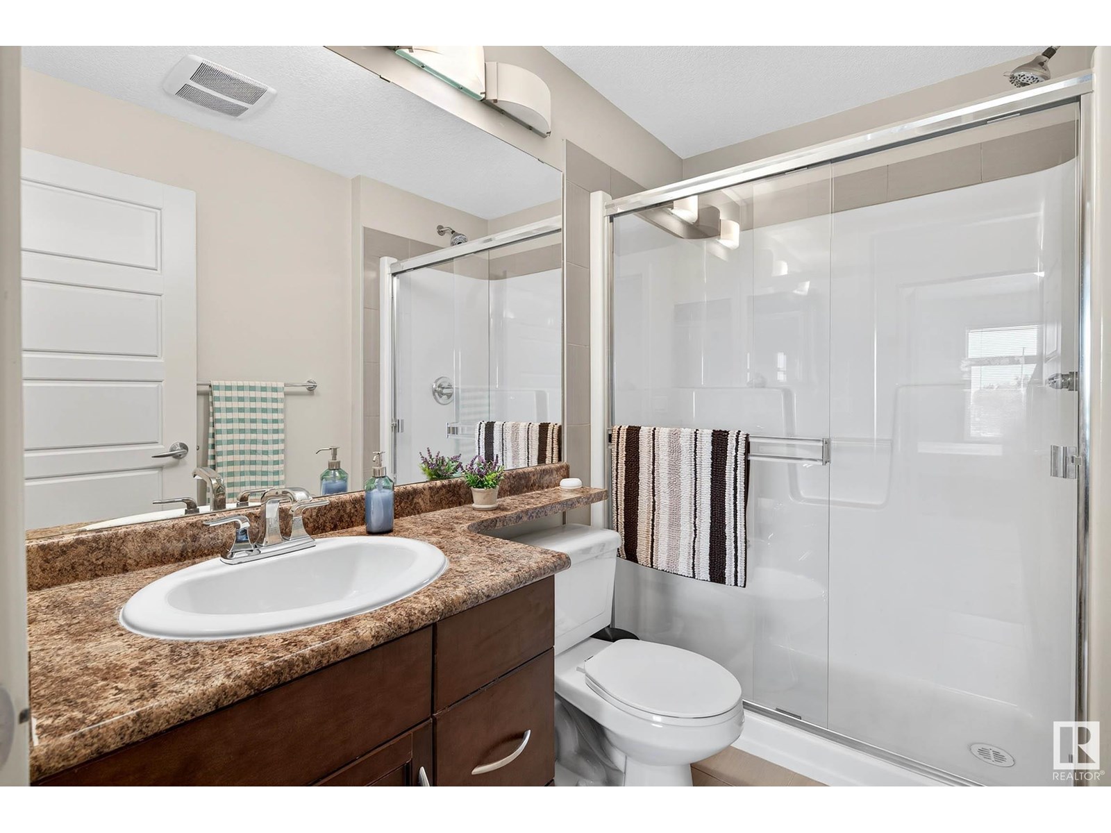 Photo 15 of 356 11517 Ellerslie Rd Sw, Edmonton AB