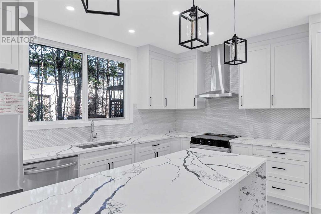 Single Family House for Sale in  Aspen Hills Court SW Aspen Woods Calgary 