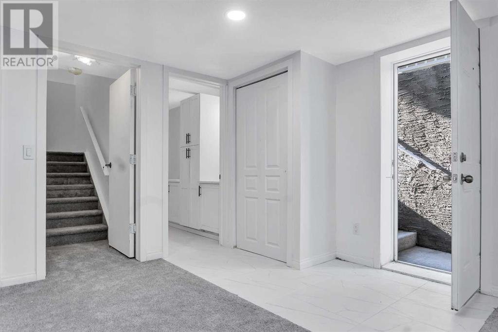 Single Family House for Sale in  Aspen Hills Court SW Aspen Woods Calgary 