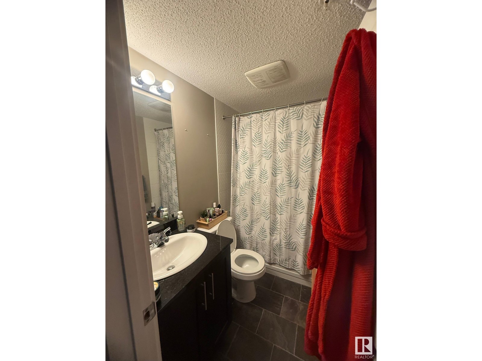 Photo 6 of 122 5816 Mullen Pl Nw, Edmonton AB