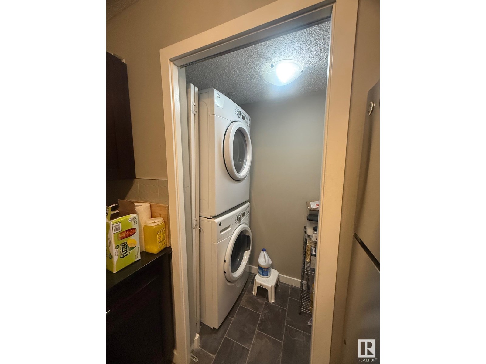 Photo 7 of 122 5816 Mullen Pl Nw, Edmonton AB